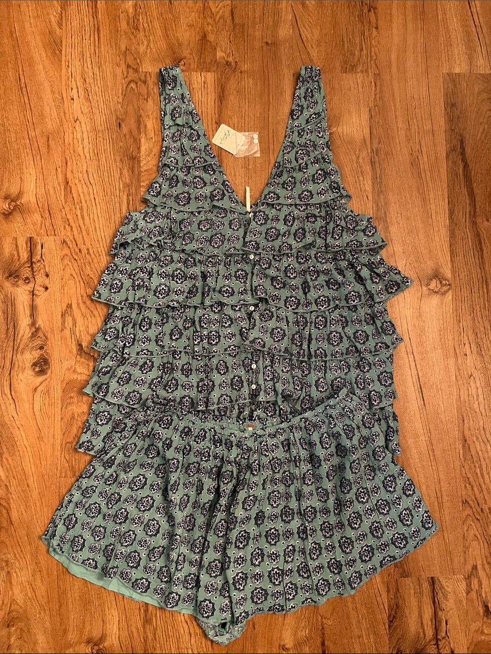 NWT Free People Ruffle Me Up Set - Picture 4 of 13